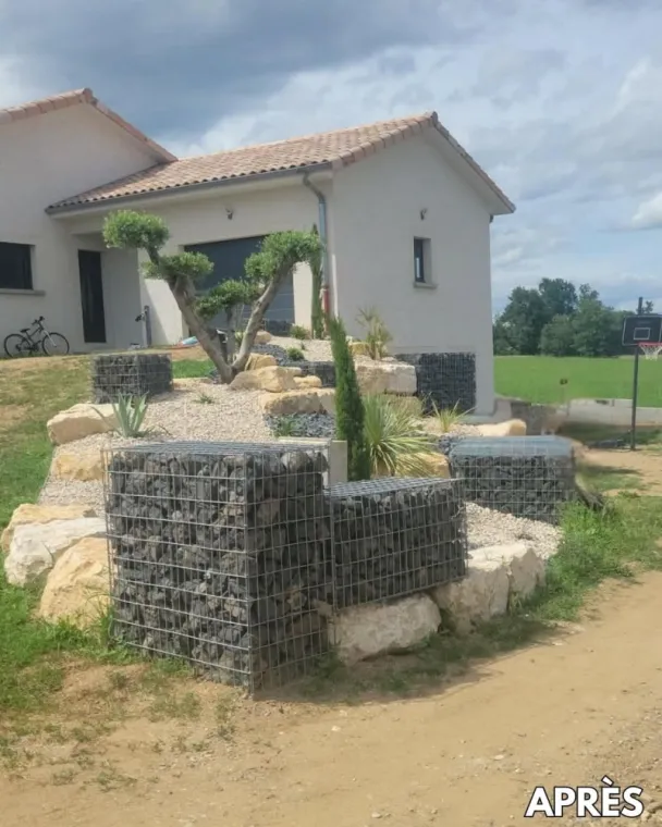 Aménagement d'une allée en rocaille à La Chapelle-de-Surieu, La Chapelle-de-Surieu, Mandrand Stéphane Paysages